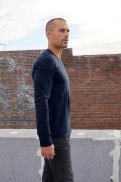 Velvet By Graham & Spencer SKEETER WHISPER CLASSIC CREW NECK TEE