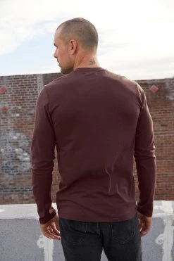 Velvet By Graham & Spencer SKEETER WHISPER CLASSIC CREW NECK TEE Mens