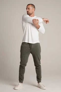 Velvet By Graham & Spencer CASON JASPE SHERPA JOGGER Mens