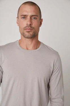 Velvet By Graham & Spencer SKEETER WHISPER CLASSIC CREW NECK TEE Mens