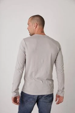 Velvet By Graham & Spencer SKEETER WHISPER CLASSIC CREW NECK TEE Mens