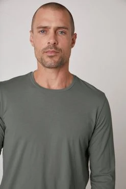 Velvet By Graham & Spencer SKEETER WHISPER CLASSIC CREW NECK TEE