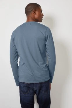 Velvet By Graham & Spencer SKEETER WHISPER CLASSIC CREW NECK TEE Mens