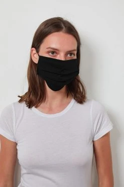 Velvet By Graham & Spencer Womens WINNIE FACE MASK