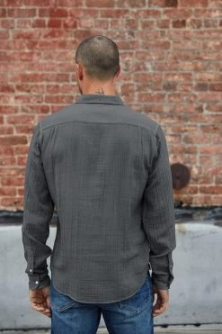 Velvet By Graham & Spencer Mens ELTON COTTON WOVEN BUTTON-UP SHIRT