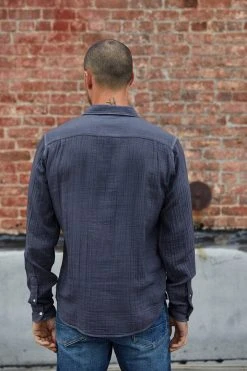 Velvet By Graham & Spencer Mens ELTON COTTON WOVEN BUTTON-UP SHIRT