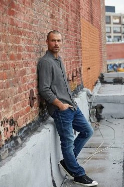 Velvet By Graham & Spencer Mens ELTON COTTON WOVEN BUTTON-UP SHIRT