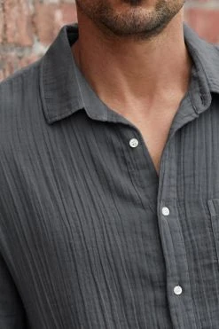 Velvet By Graham & Spencer Mens ELTON COTTON WOVEN BUTTON-UP SHIRT