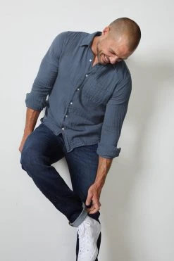 Velvet By Graham & Spencer Mens ELTON COTTON WOVEN BUTTON-UP SHIRT