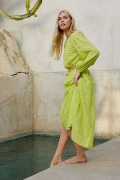 Velvet By Graham & Spencer Womens YARA COTTON EYELET CROP TOP